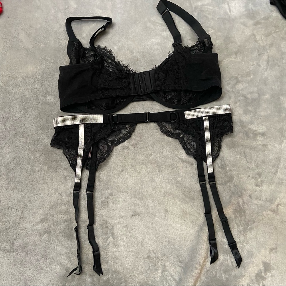 New! Victoria’s Secret Shine Strap Lace Demi Bra & Garter Belt Set 10375 - Picture 6 of 9